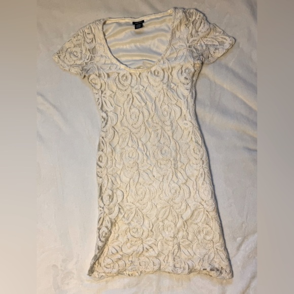 Rue21 Dresses & Skirts - Rue21 Lace Dress